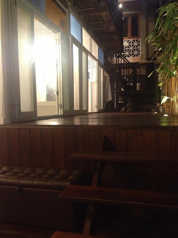 At Casa Guesthouse Amphawa Exterior photo