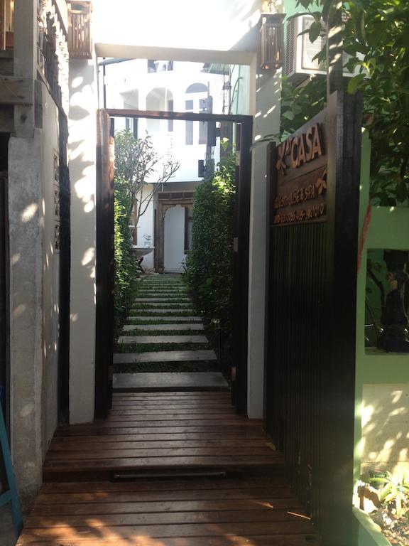 At Casa Guesthouse Amphawa Exterior photo