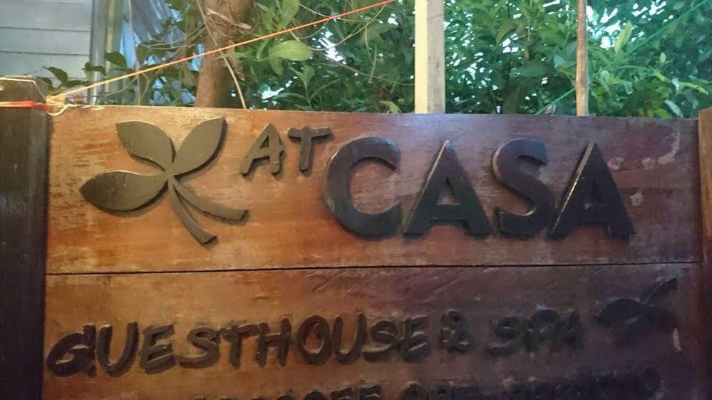At Casa Guesthouse Amphawa Exterior photo